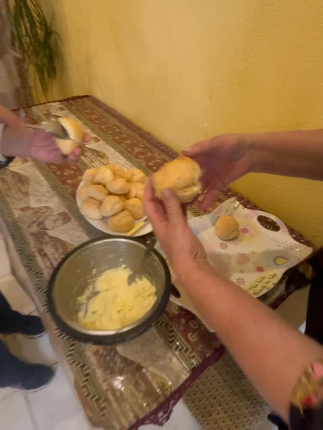 That time Arpine got a masterclass in eclair-making, courtesy of a nene we visited in Vanadzor 🧡
(They were delicious! 😋)
#cookingwithnene #cookingwithtatik #armenianrecipes #grandmaslove #armeniancuisine